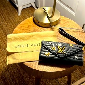 LV LOCK AND KEY WALLET